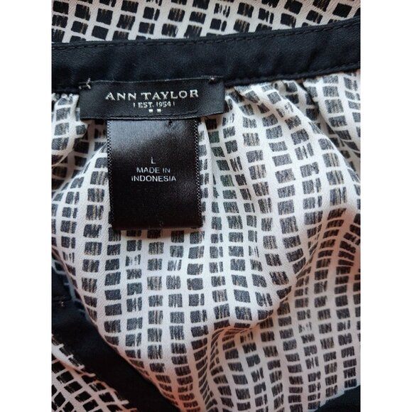 Ann Taylor Tunic Blouse L Black White Geometric V Neck 3/4 Sleeve Lagenlook - Picture 3 of 6